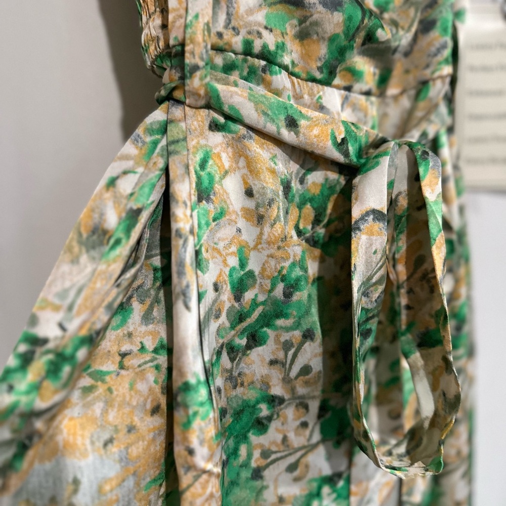 NWT” Gorgeous “ Floral Jumpsuit - Picture 6 of 13